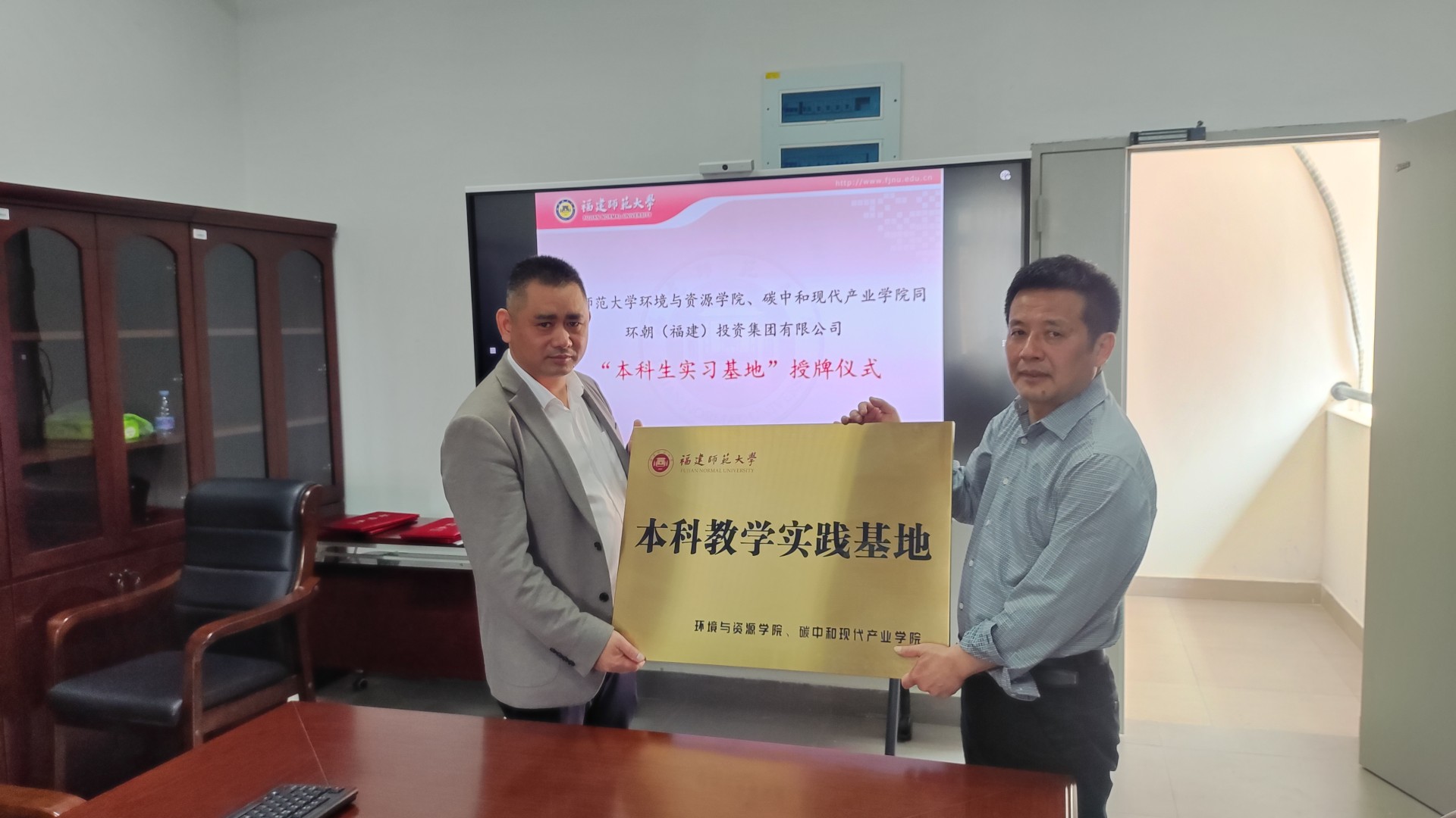 cf071f727a54911aa25cd07283be928_副本.jpg